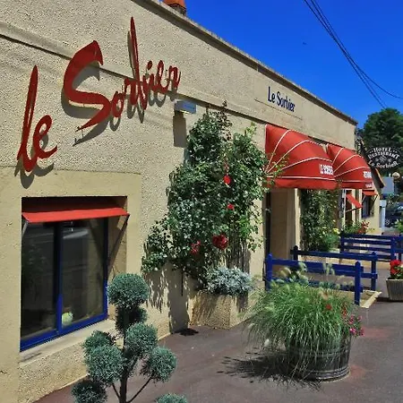 Le Sorbier 3* Razac-sur-lʼIsle