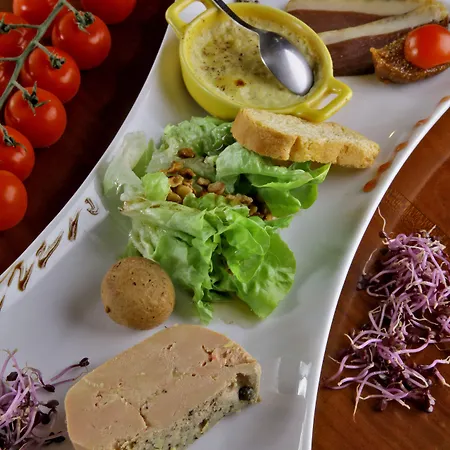 Le Sorbier 3* Razac-sur-lʼIsle